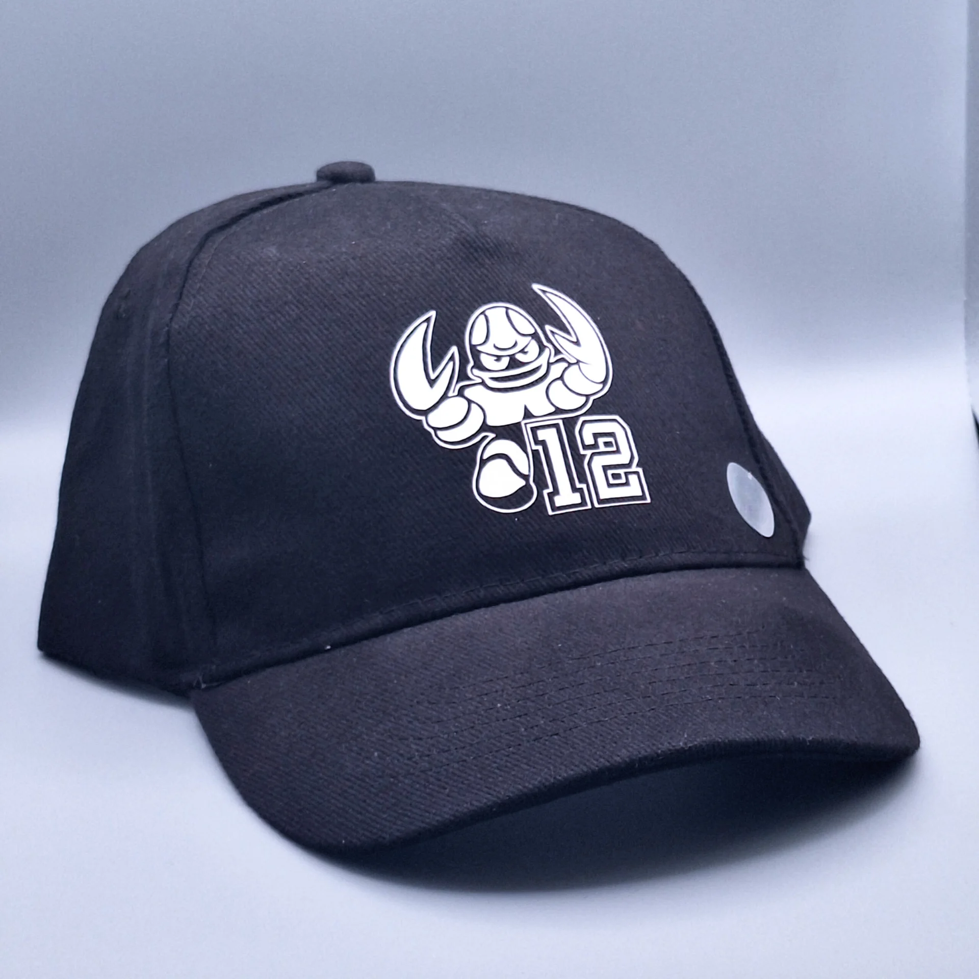Baseball Cap mit 12er-Krebs - schwarz o. rot