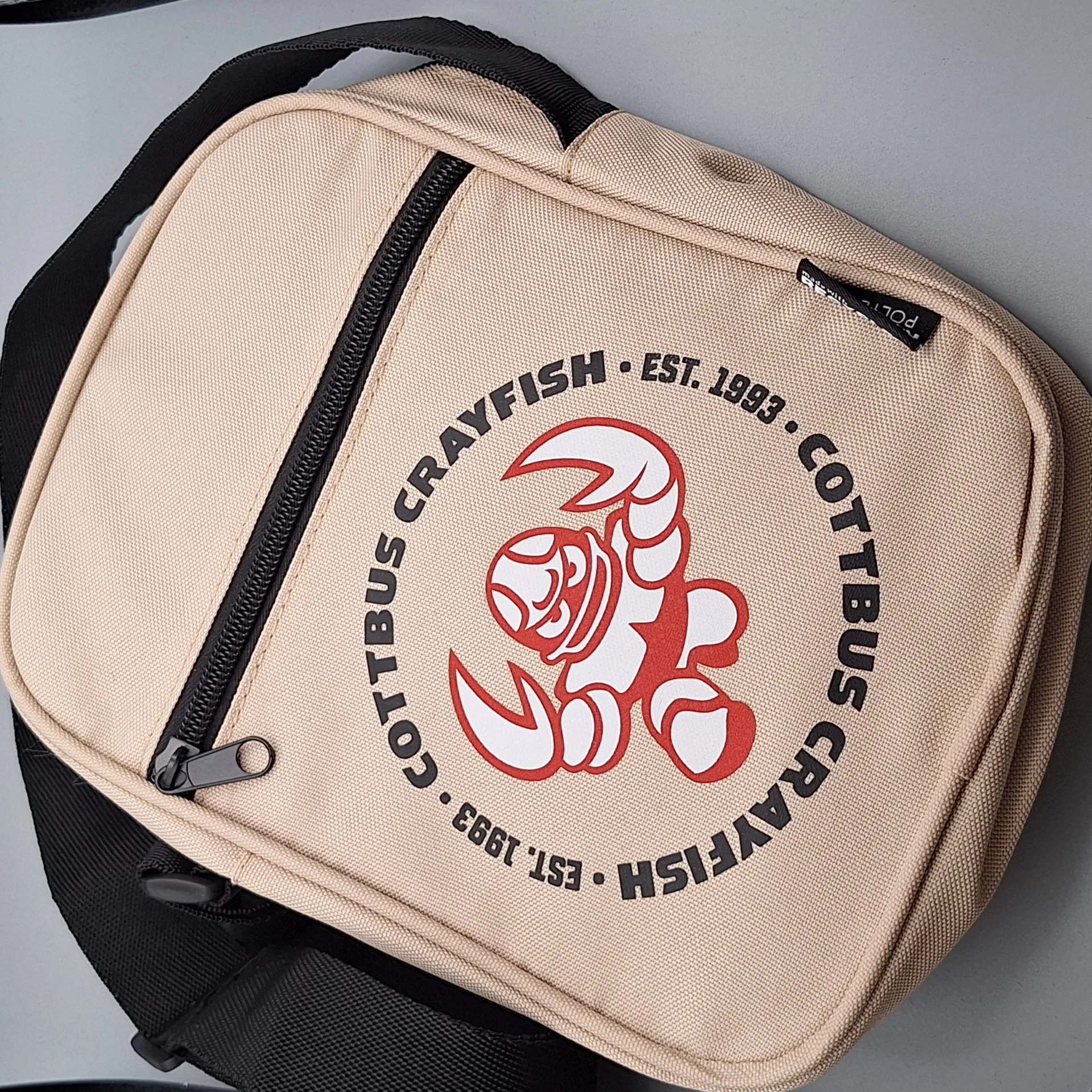 Crayfish Umhängetasche – Logo Vintage
