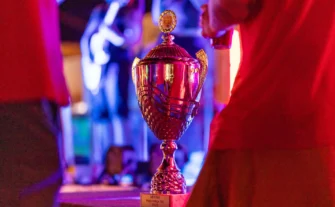 Pokal bei Feier